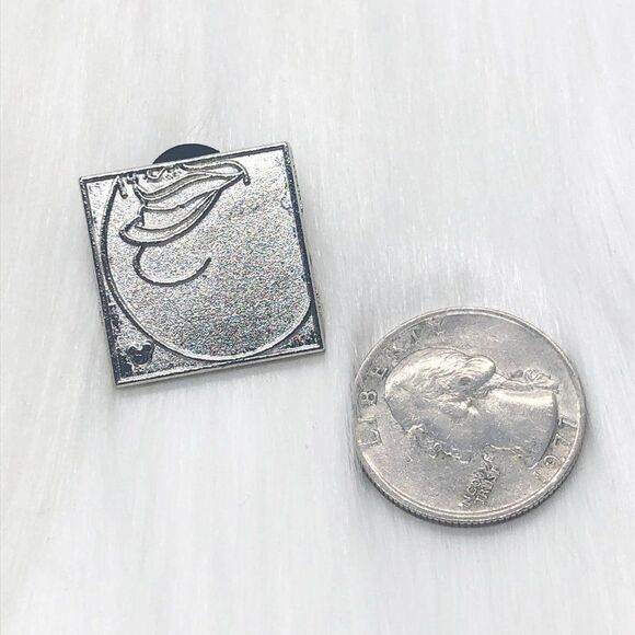 🔮 5/$25 Disney Smiling Villains The Little Mermaid Ursula Chaser Pin - Picture 2 of 3